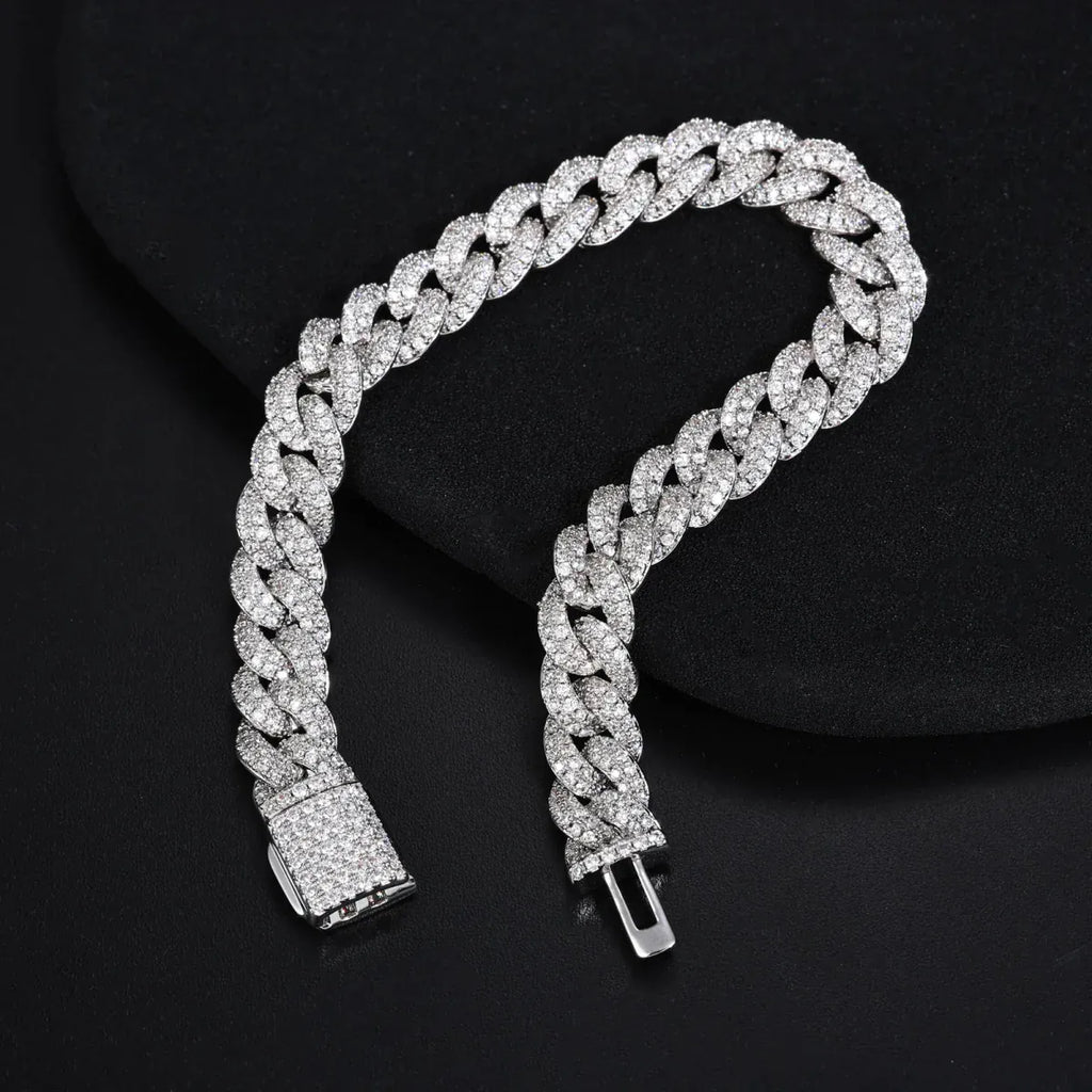 Iced Bubble Cuban Chain – ”Avalanche Links” Edition - The Gold Supply