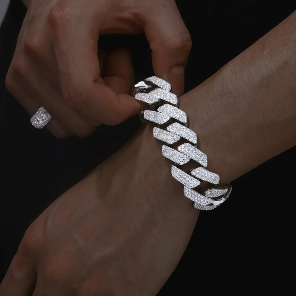 Square-Edge Cuban Link Chain – “Arctic Edge” Edition - The Gold Supply